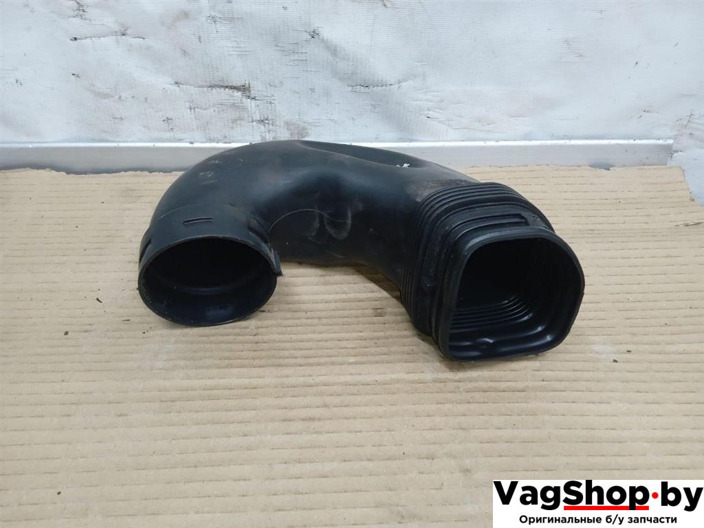 патрубок воздушного фильтра Volkswagen Golf 6 поколение 2011, 2.0 л., TDi, CFF, дизель, МКПП, серебро, хетчбэк 5 дв., передний привод, 3C0129618D - фото №1