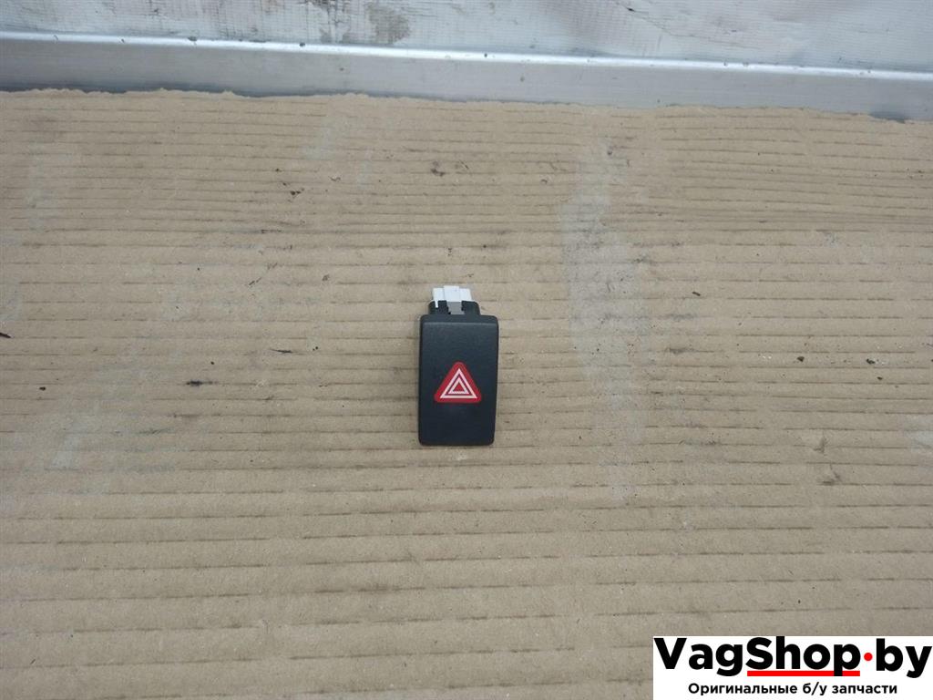 кнопка аварийной сигнализации Volkswagen Golf 6 поколение 2011, 2.0 л., TDi, CFF, дизель, МКПП, серебро, хетчбэк 5 дв., передний привод, 5K0953509A - фото №1