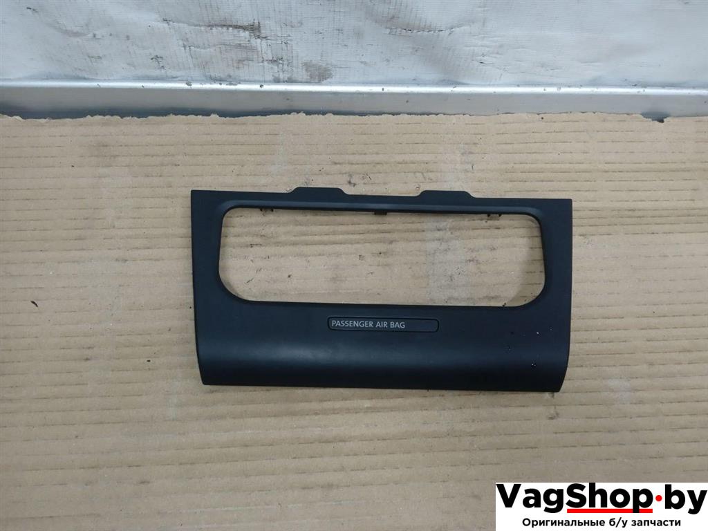 рамка блока управления климой Volkswagen Golf 6 поколение 2011, 2.0 л., TDi, CFF, дизель, МКПП, серебро, хетчбэк 5 дв., передний привод, 5K0919234A, 5K0858069D - фото №1