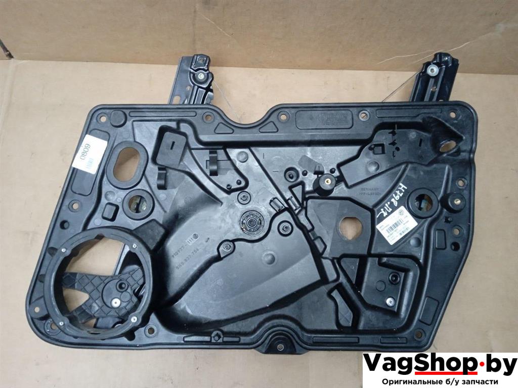 стеклоподъемник электрический передний правый Volkswagen Golf 6 поколение 2011, 2.0 л., TDi, CFF, дизель, МКПП, серебро, хетчбэк 5 дв., передний привод, 5K0837756G - фото №1