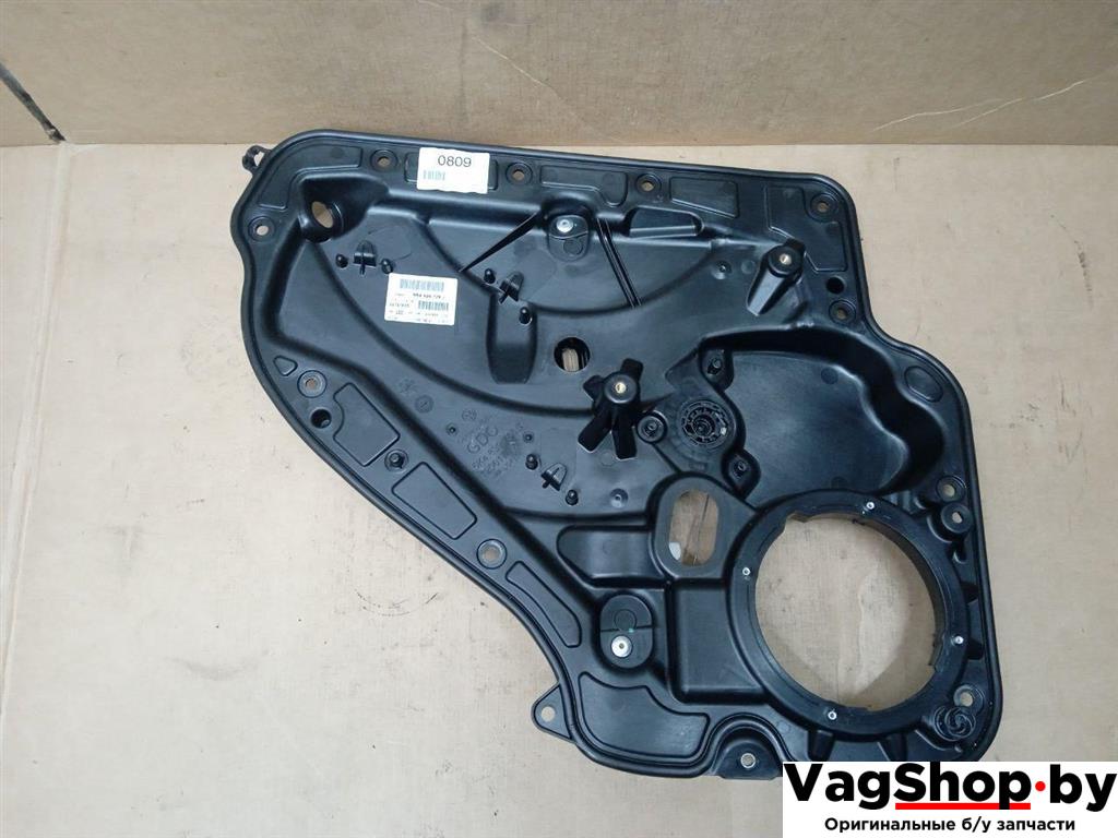 стеклоподъемник электрический задний левый Volkswagen Golf 6 поколение 2011, 2.0 л., TDi, CFF, дизель, МКПП, серебро, хетчбэк 5 дв., передний привод, 5K0839755L - фото №1