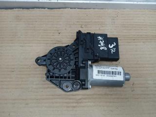 моторчик стеклоподъемника задний правый Volkswagen Golf 6 поколение 2011, 2.0 л., TDi, CFF, дизель, МКПП, серебро, хетчбэк 5 дв., передний привод, 5K0959795, 5K0959704D