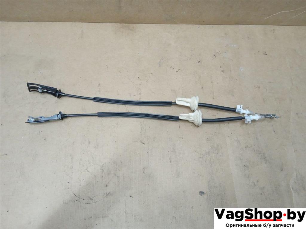 трос двери Volkswagen Golf 6 поколение 2011, 2.0 л., TDi, CFF, дизель, МКПП, серебро, хетчбэк 5 дв., передний привод, 5K4837085F - фото №1