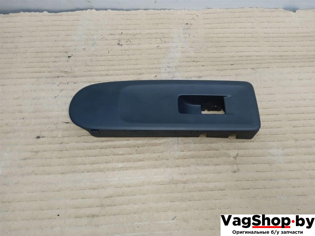 молдинг двери передней правой Volkswagen Golf 6 поколение 2011, 2.0 л., TDi, CFF, дизель, МКПП, серебро, хетчбэк 5 дв., передний привод, 5K0867256A - фото №1