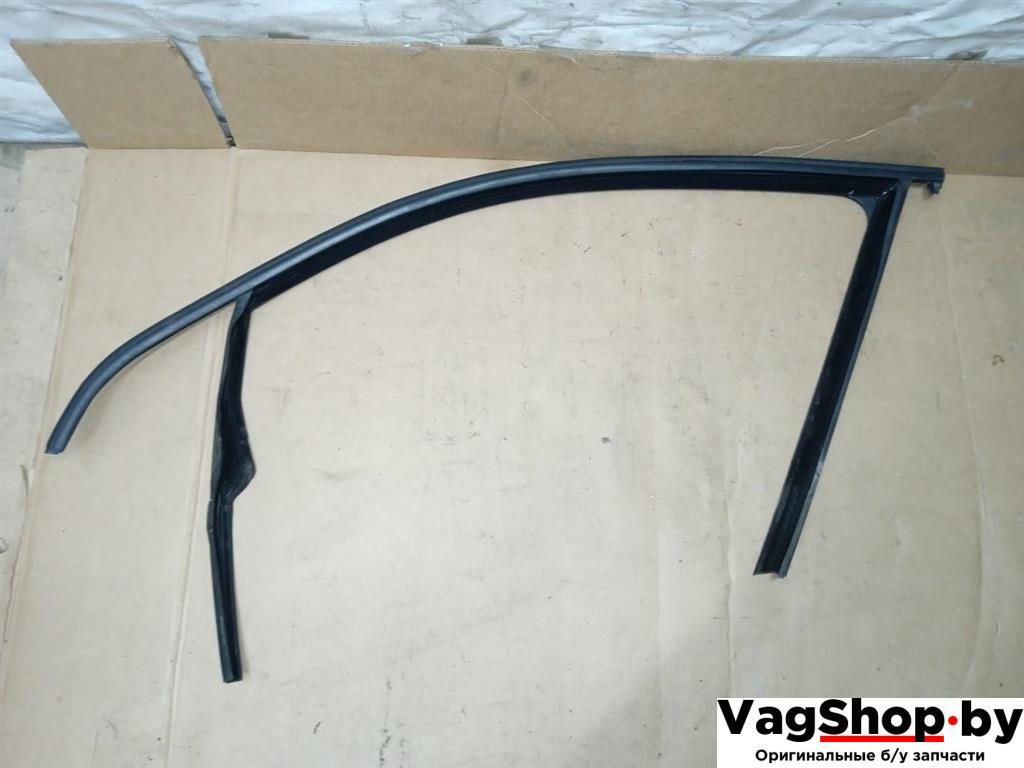 направляющая стекла Volkswagen Golf 6 поколение 2011, 2.0 л., TDi, CFF, дизель, МКПП, серебро, хетчбэк 5 дв., передний привод, 5K4837431C, 5K4837432C - фото №1