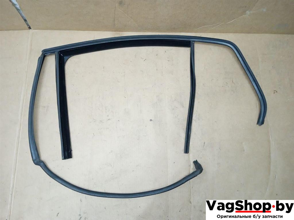 направляющая стекла Volkswagen Golf 6 поколение 2011, 2.0 л., TDi, CFF, дизель, МКПП, серебро, хетчбэк 5 дв., передний привод, 5K6839431E, 5K6839432E - фото №1