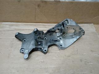 кронштейн двигателя Volkswagen Golf 6 поколение 2011, 2.0 л., TDi, CFF, дизель, МКПП, серебро, хетчбэк 5 дв., передний привод, 03L903143Q