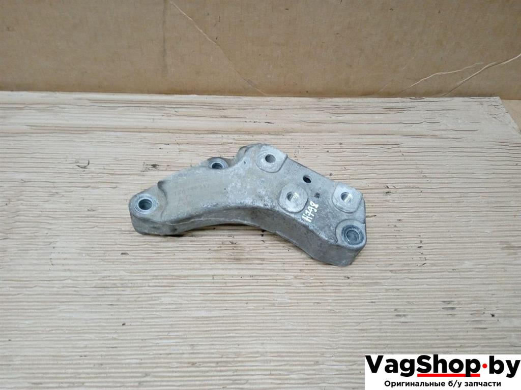 кронштейн КПП Volkswagen Golf 6 поколение 2011, 2.0 л., TDi, CFF, дизель, МКПП, серебро, хетчбэк 5 дв., передний привод, 1K0199117A - фото №1