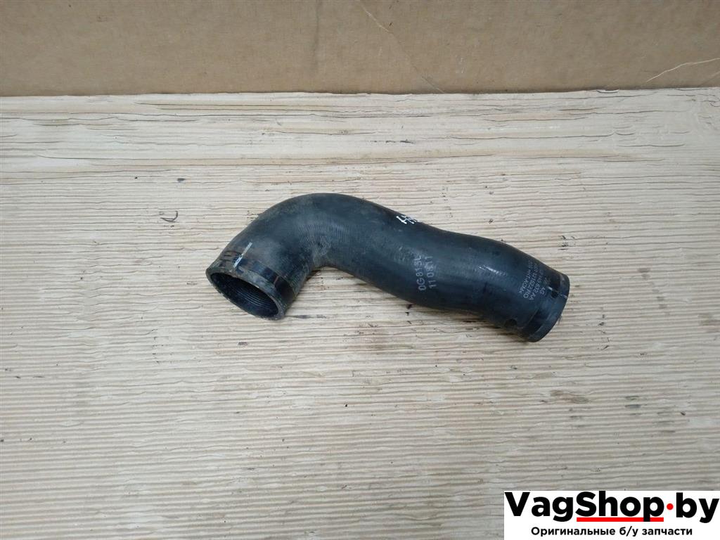 патрубок интеркулера Volkswagen Golf 6 поколение 2011, 2.0 л., TDi, CFF, дизель, МКПП, серебро, хетчбэк 5 дв., передний привод, 1K0145832AA - фото №1