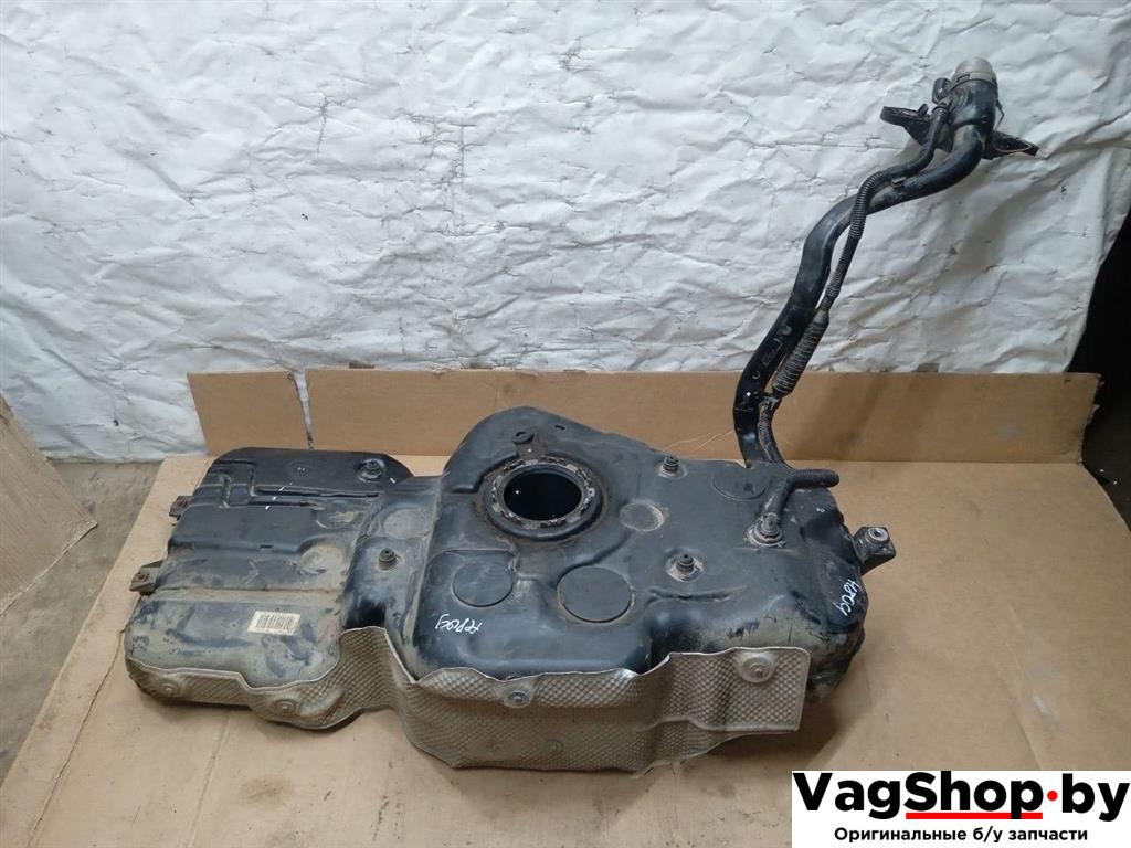 бак топливный Audi Q5 8R 2011, 2.0 л., TDi, CJC, дизель, МКПП, серебро, внедорожник 5 дв., полный привод, 8R0201021 - фото №1