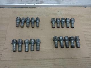 болт колесный Volkswagen Golf 6 поколение 2011, 2.0 л., TDi, CFF, дизель, МКПП, серебро, хетчбэк 5 дв., передний привод