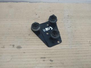 Крепление блока ABS Audi Q5 8R 2011, 2.0 л., TDi, CJC, дизель, МКПП, серебро, внедорожник 5 дв., полный привод, 8K0614235B