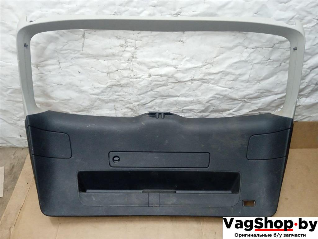обшивка крышки багажника Audi Q5 8R 2011, 2.0 л., TDi, CJC, дизель, МКПП, серебро, внедорожник 5 дв., полный привод, 8R0867979B, 8R0867973A - фото №1