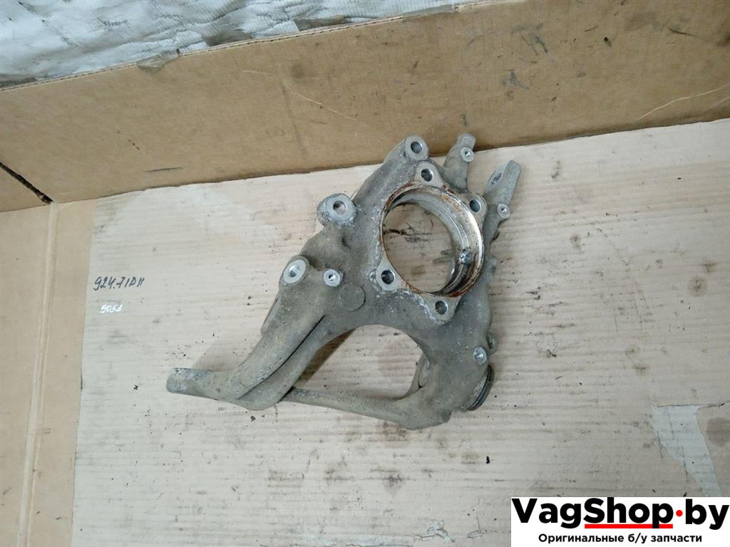 кулак задний левый Audi Q5 8R 2011, 2.0 л., TDi, CJC, дизель, МКПП, серебро, внедорожник 5 дв., полный привод, 8R0505431F - фото №1