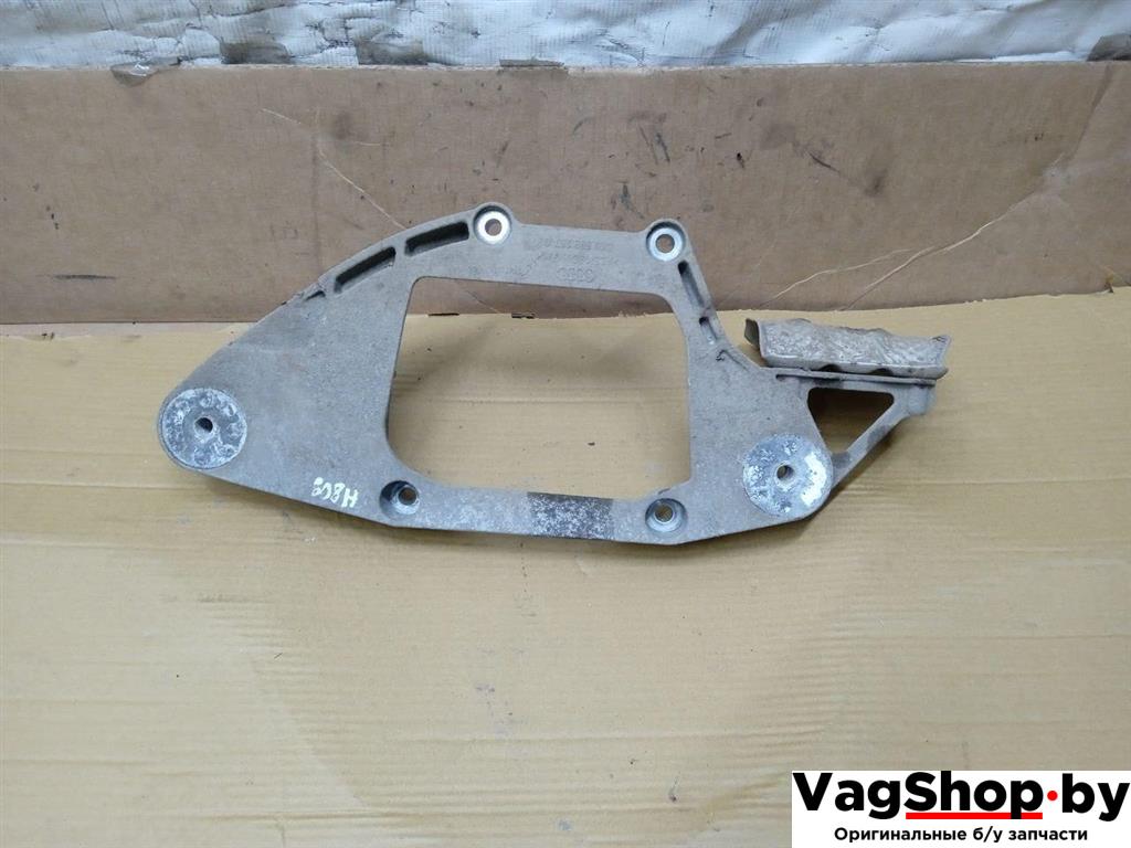 кронштейн редуктора Audi Q5 8R 2011, 2.0 л., TDi, CJC, дизель, МКПП, серебро, внедорожник 5 дв., полный привод, 8K0599287G - фото №1