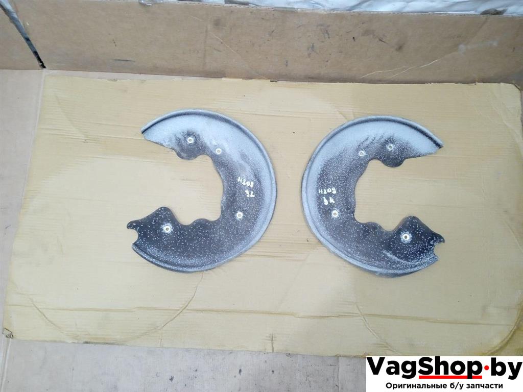 защитный кожух тормозного механизма Audi Q5 8R 2011, 2.0 л., TDi, CJC, дизель, МКПП, серебро, внедорожник 5 дв., полный привод - фото №1