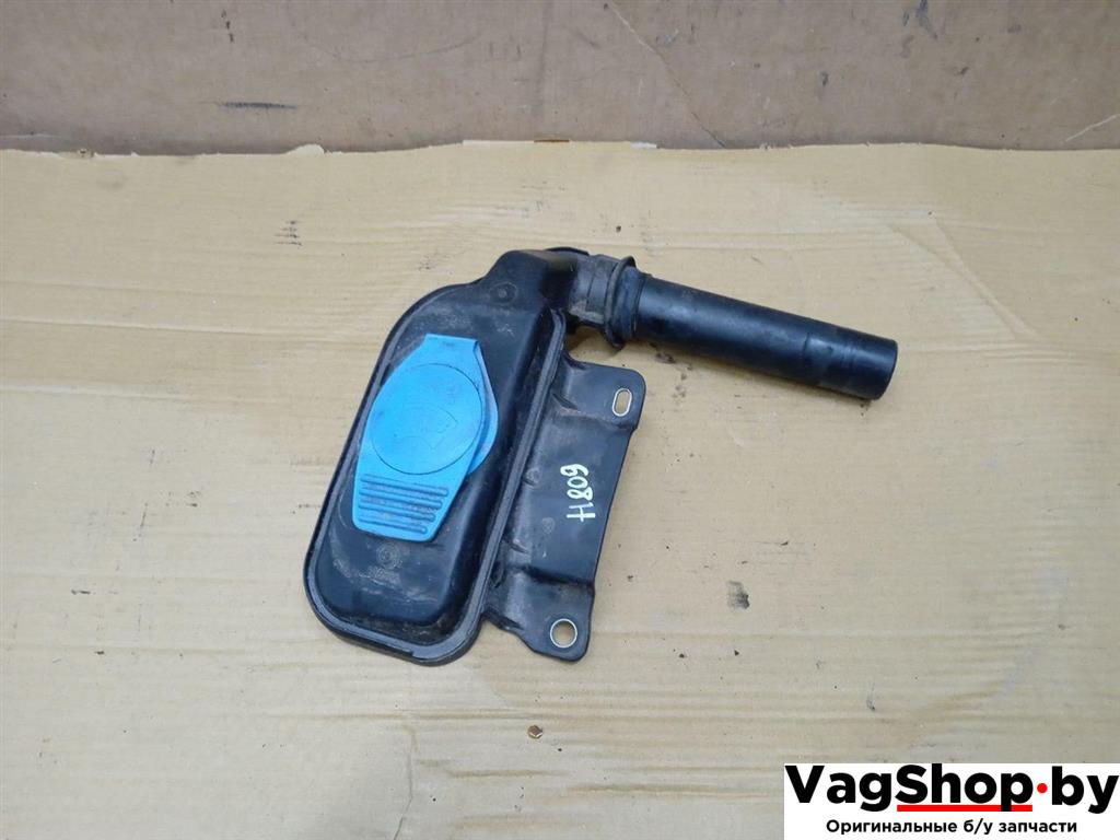 горловина бачка омывателя Audi Q5 8R 2011, 2.0 л., TDi, CJC, дизель, МКПП, серебро, внедорожник 5 дв., полный привод, 8R0955452 - фото №1