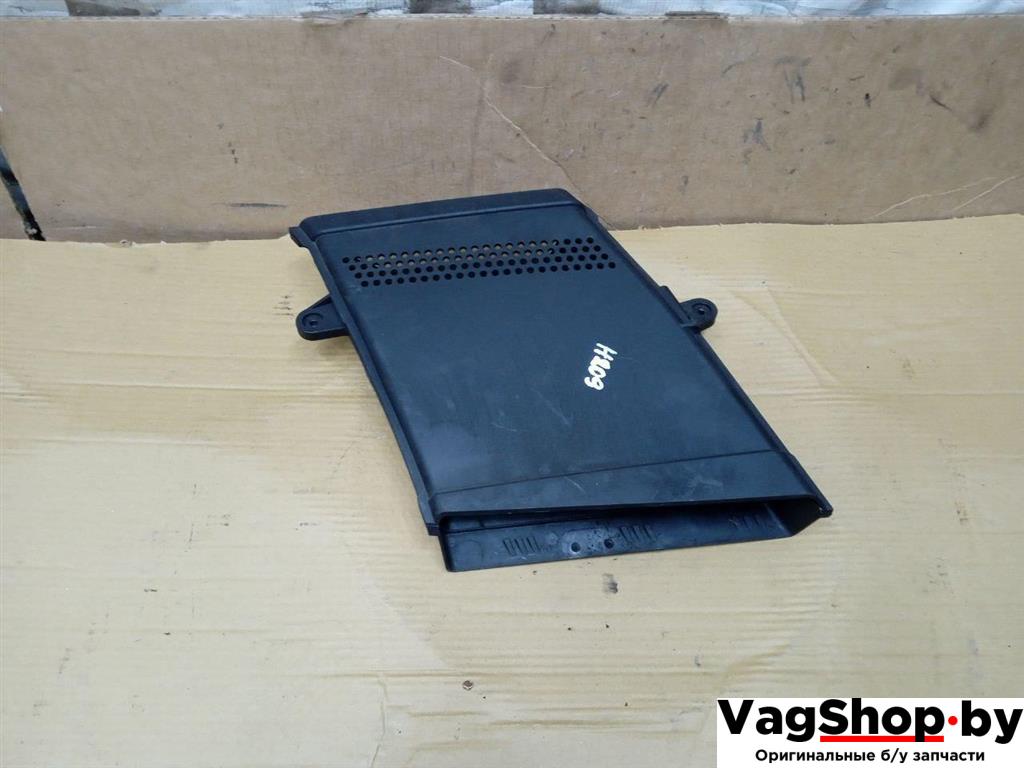 воздухозаборник Audi Q5 8R 2011, 2.0 л., TDi, CJC, дизель, МКПП, серебро, внедорожник 5 дв., полный привод, 8R0129618F - фото №1