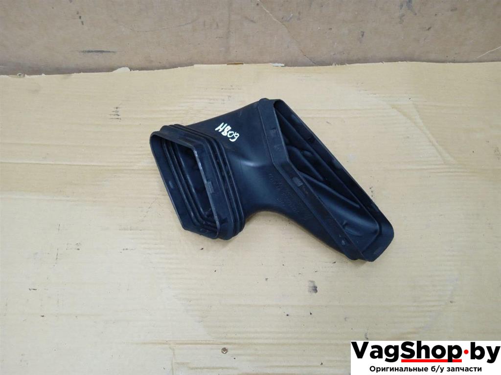 воздухозаборник Audi Q5 8R 2011, 2.0 л., TDi, CJC, дизель, МКПП, серебро, внедорожник 5 дв., полный привод, 8R0129739A - фото №1