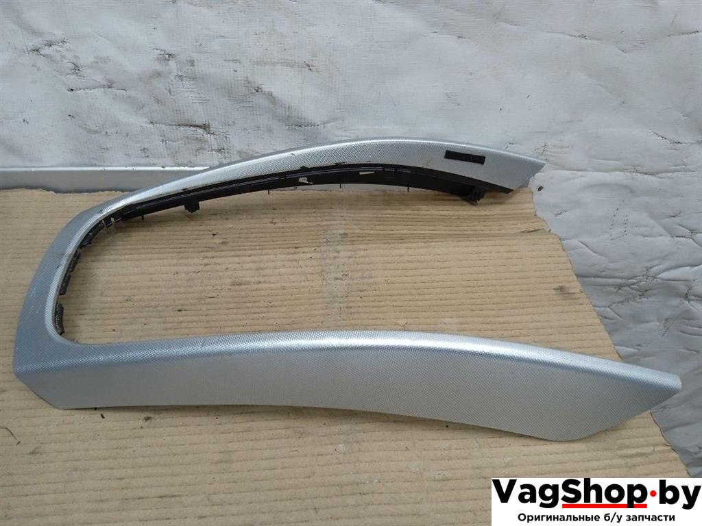 Декоративная накладка центральной консоли Audi Q5 8R 2011, 2.0 л., TDi, CJC, дизель, МКПП, серебро, внедорожник 5 дв., полный привод, 8R0863305 - фото №1