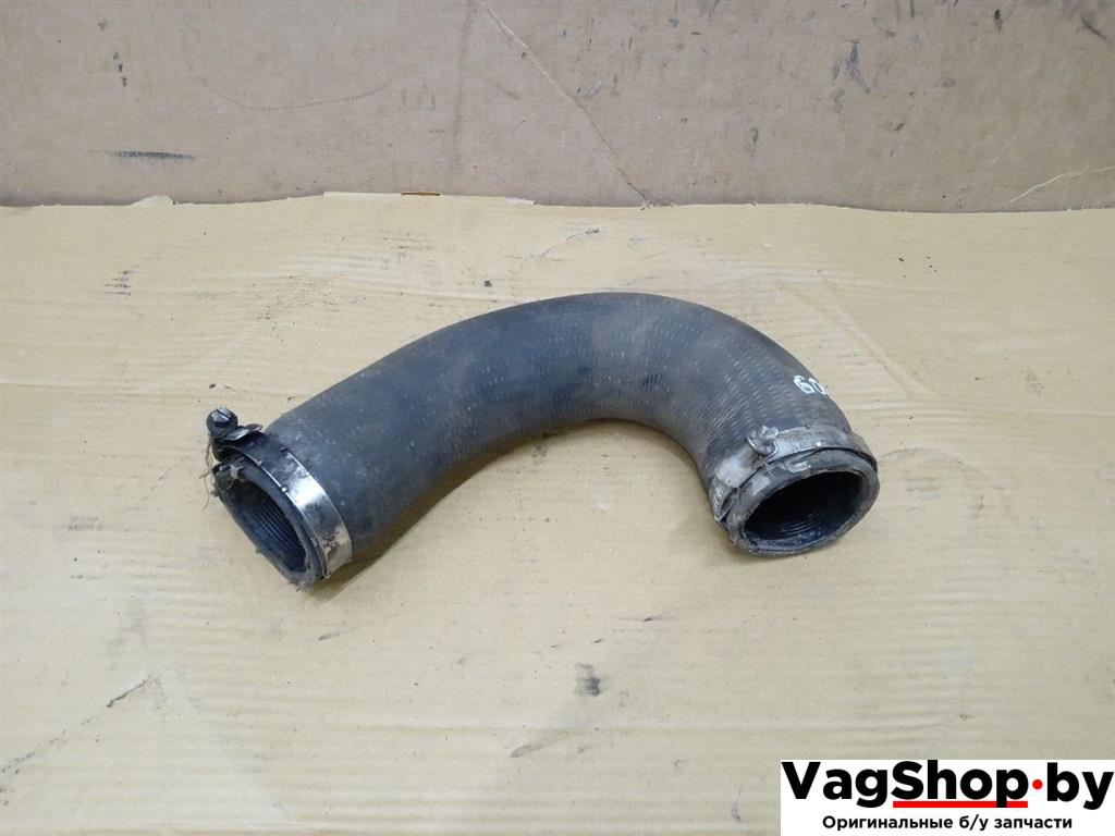 патрубок интеркулера Audi Q5 8R 2011, 2.0 л., TDi, CJC, дизель, МКПП, серебро, внедорожник 5 дв., полный привод, 8K0145709H - фото №1