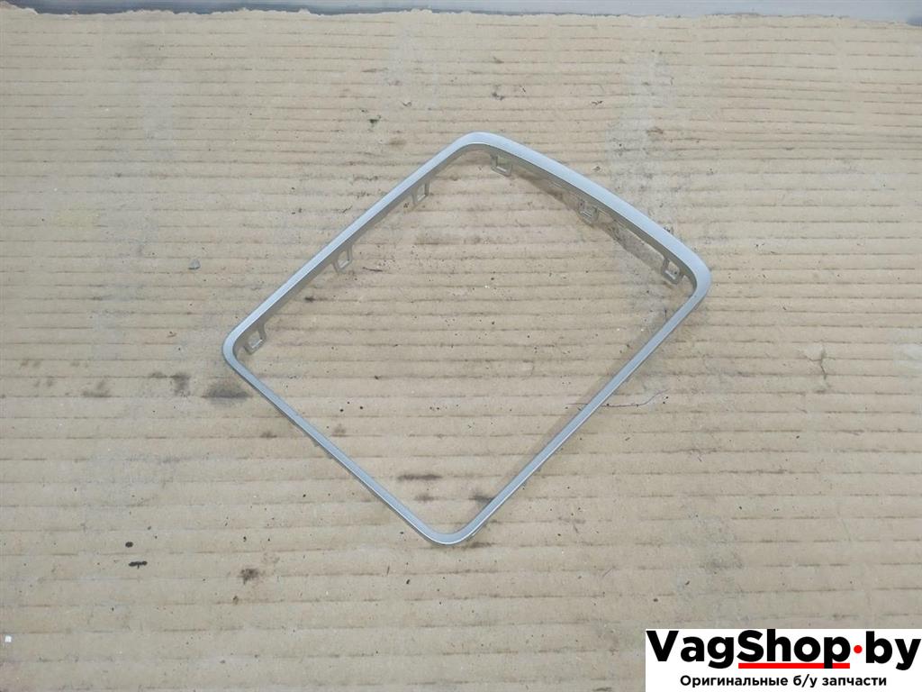 Декоративная накладка центральной консоли Audi Q5 8R 2011, 2.0 л., TDi, CJC, дизель, МКПП, серебро, внедорожник 5 дв., полный привод, 8K0864260 - фото №1