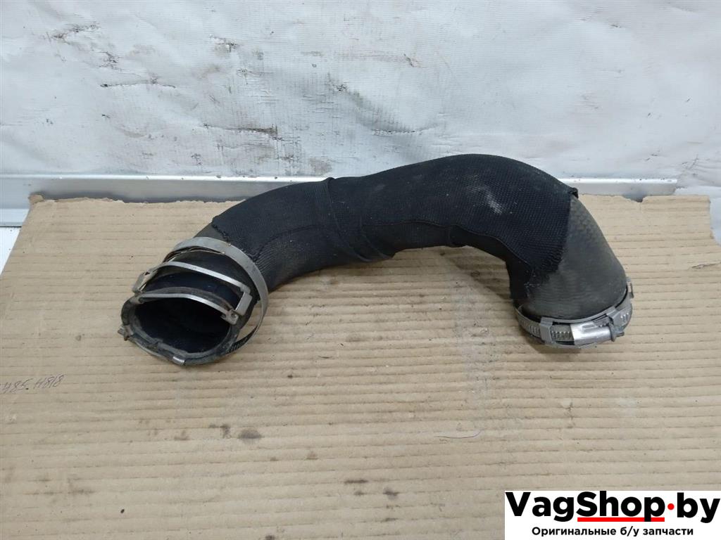 патрубок интеркулера Audi A4 B8/8K 2010, 2.7 л., TDi, CGK, дизель, МКПП, белый, седан, передний привод, 8K0145709E - фото №1
