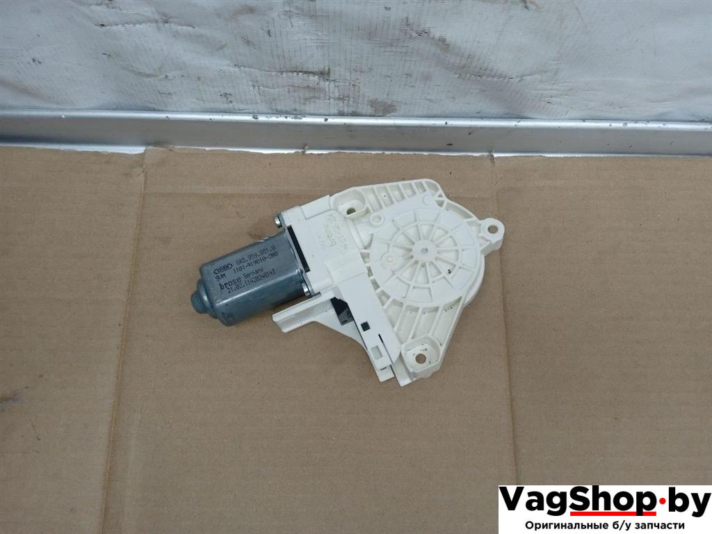 моторчик стеклоподъемника передний левый Audi Q5 8R 2011, 2.0 л., TDi, CJC, дизель, МКПП, серебро, внедорожник 5 дв., полный привод, 8K0959801B - фото №1