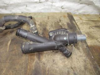 фланец (тройник) системы охлаждения Volkswagen Caddy 3 поколение [рестайлинг] 2011, 2.0 л., TDi, дизель, МКПП, минивэн, 03L121131AA