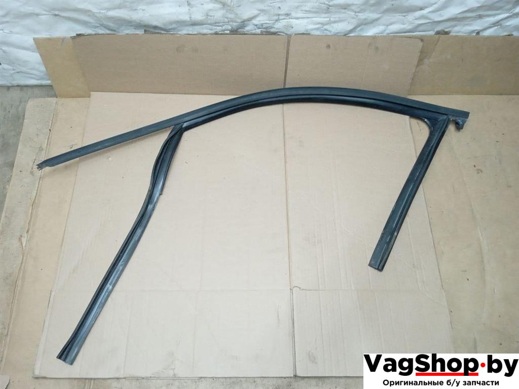 направляющая стекла Audi Q5 8R 2011, 2.0 л., TDi, CJC, дизель, МКПП, серебро, внедорожник 5 дв., полный привод, 8R0837439G, 8R0837440G - фото №1