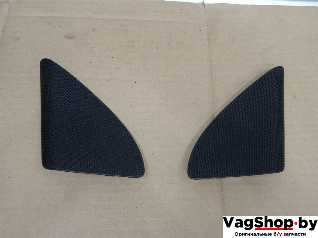 сетка на динамик Audi Q5 8R 2011, 2.0 л., TDi, CJC, дизель, МКПП, серебро, внедорожник 5 дв., полный привод, 8R0035423, 8R0035424 - фото №1