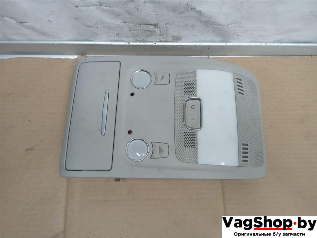 фонарь салона (плафон) Audi Q5 8R 2011, 2.0 л., TDi, CJC, дизель, МКПП, серебро, внедорожник 5 дв., полный привод, 8K0951177, 8T0947135B - фото №1