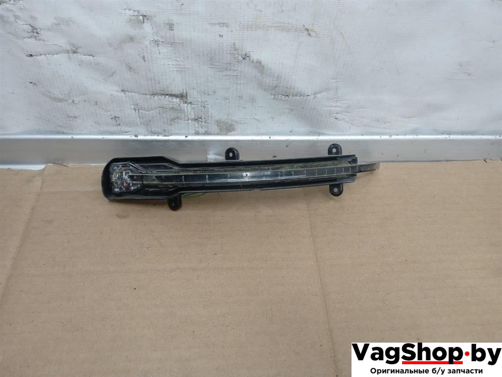 Повторитель в зеркало передний левый Audi Q5 8R 2011, 2.0 л., TDi, CJC, дизель, МКПП, серебро, внедорожник 5 дв., полный привод, 4L0949101 - фото №1