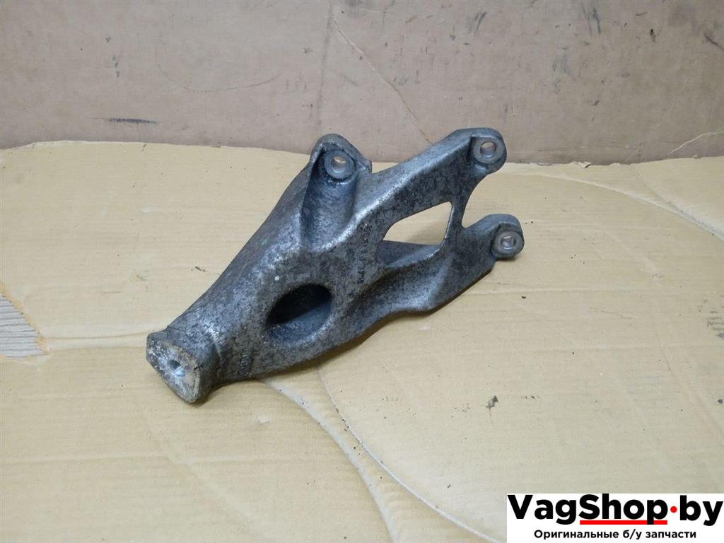 кронштейн двигателя Audi Q5 8R 2011, 2.0 л., TDi, CJC, дизель, МКПП, серебро, внедорожник 5 дв., полный привод, 8K0199307BE - фото №1