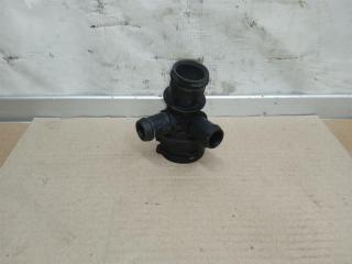 фланец (тройник) системы охлаждения Audi Q5 8R 2011, 2.0 л., TDi, CJC, дизель, МКПП, серебро, внедорожник 5 дв., полный привод, 4F0122293A