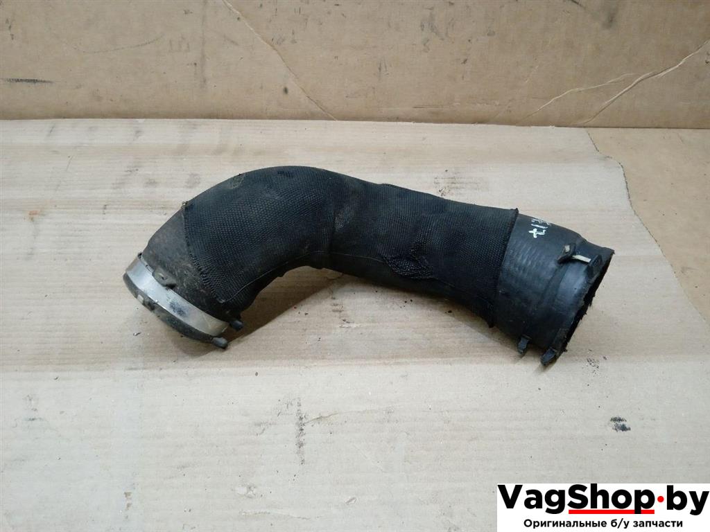 патрубок интеркулера Audi A5 8T 2007, 3.0 л., TDi, CAP, дизель, МКПП, белый, купе, полный привод, 8K0145737H - фото №1