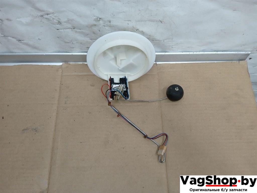 датчик уровня топлива Audi A5 8T 2007, 3.0 л., TDi, CAP, дизель, МКПП, белый, купе, полный привод, 8K0201317 - фото №1