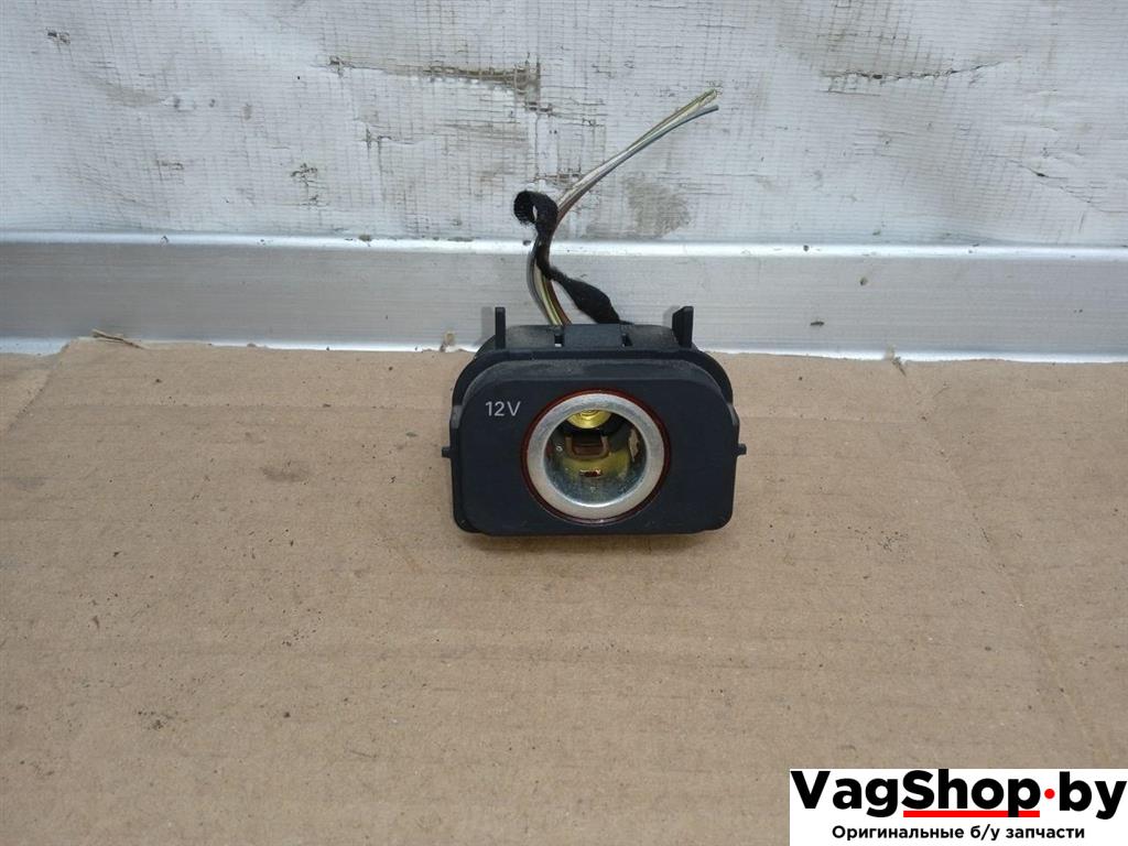 прикуриватель Audi A5 8T 2007, 3.0 л., TDi, CAP, дизель, МКПП, белый, купе, полный привод, 8K0919565 - фото №1