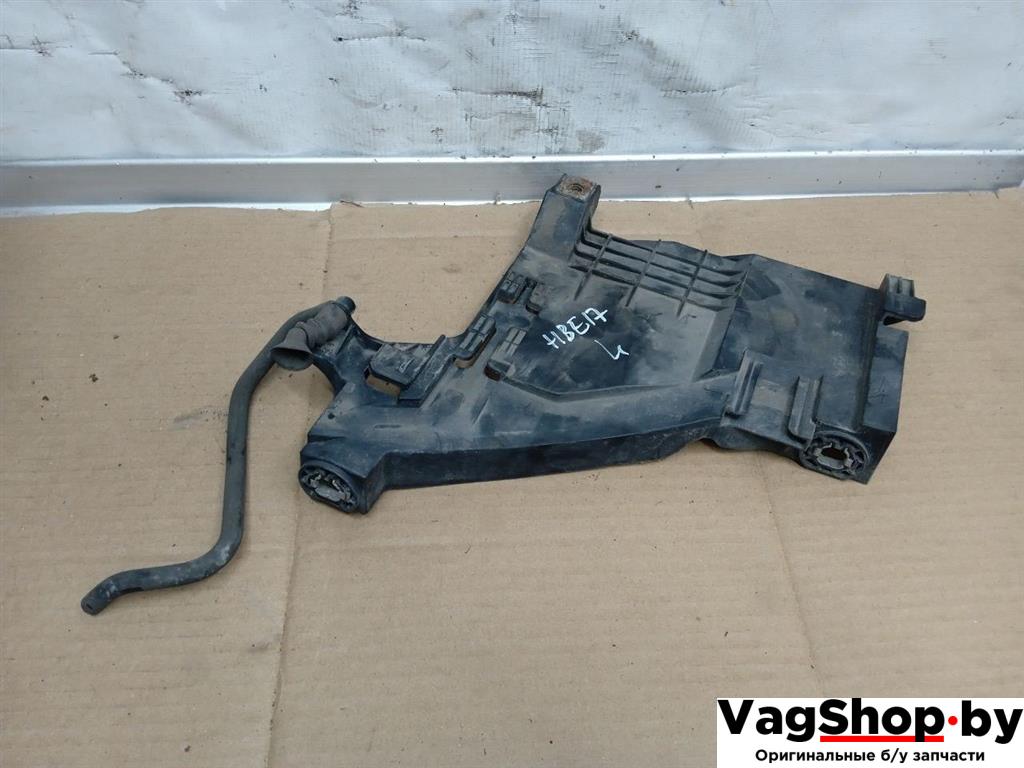 крепление фары левой Audi A5 8T 2007, 3.0 л., TDi, CAP, дизель, МКПП, белый, купе, полный привод - фото №1