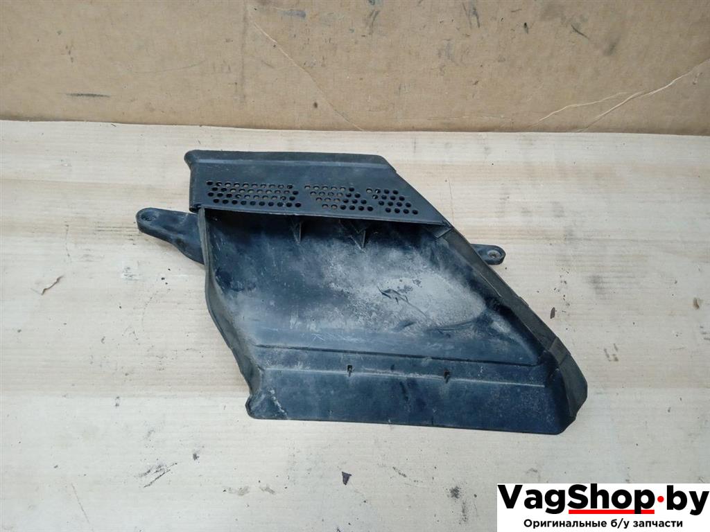 воздухозаборник Audi A5 8T 2007, 3.0 л., TDi, CAP, дизель, МКПП, белый, купе, полный привод, 8K0129618 - фото №1