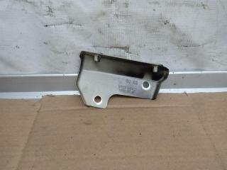 крепление ( кронштейн ) крыла Volkswagen Touran 1 поколение [рестайлинг] 2009, 2.0 л., TDi, BMN, дизель, МКПП, черный, минивэн, передний привод, 1T0810333A