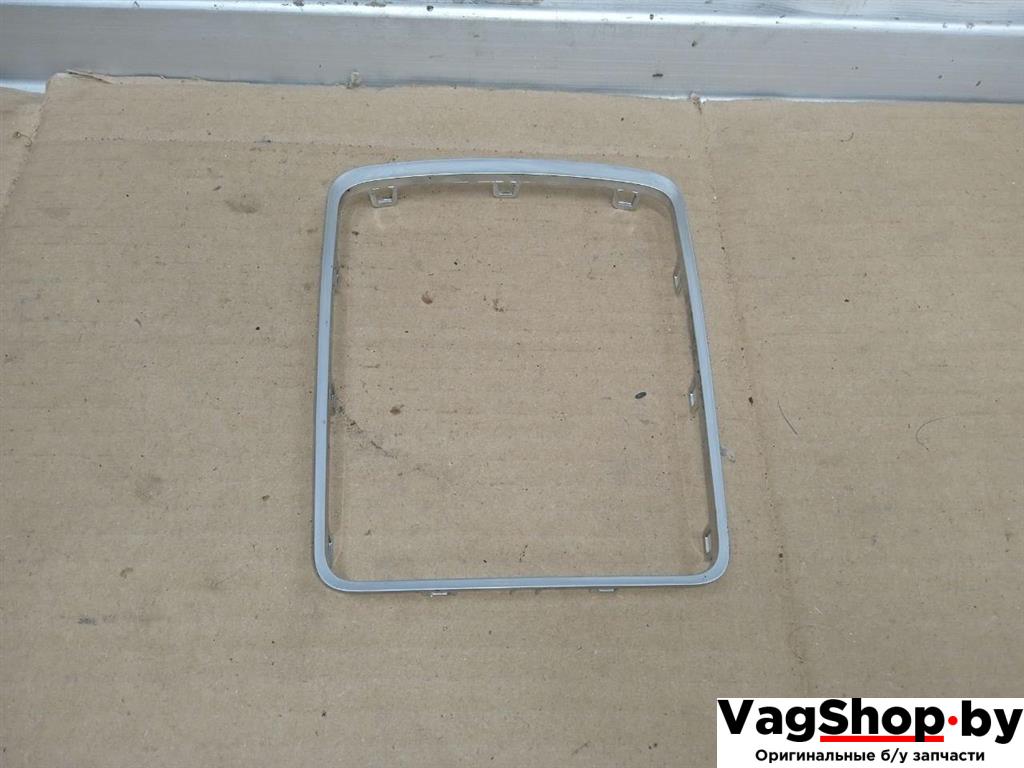 Декоративная накладка центральной консоли Audi A5 8T 2007, 3.0 л., TDi, CAP, дизель, МКПП, белый, купе, полный привод, 8K0864260 - фото №1