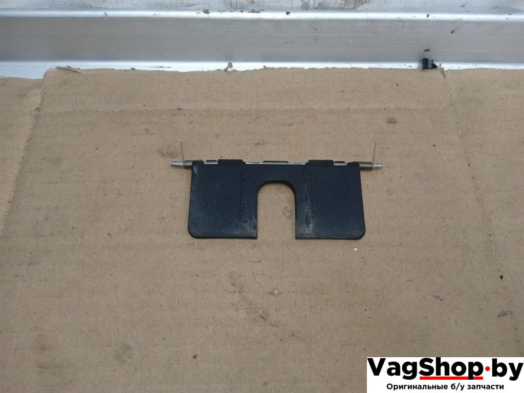 накладка внутренняя на заднюю панель кузова Audi A5 8T 2007, 3.0 л., TDi, CAP, дизель, МКПП, белый, купе, полный привод, 8T0863471 - фото №1