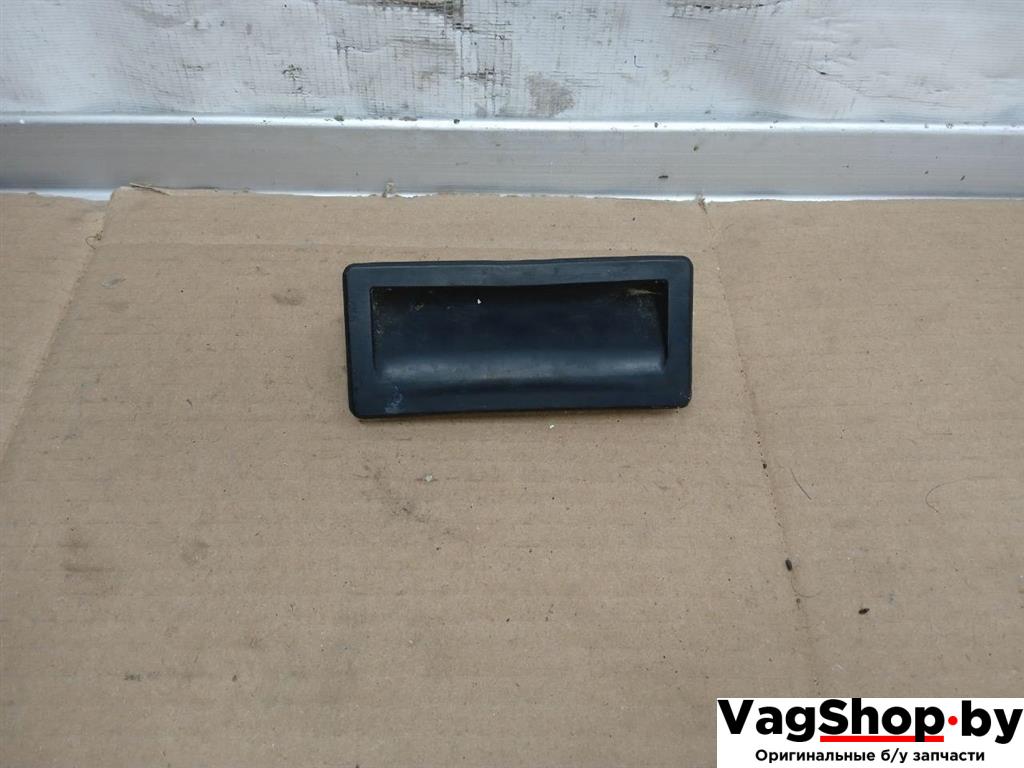 ручка открывания багажника Audi A5 8T 2007, 3.0 л., TDi, CAP, дизель, МКПП, белый, купе, полный привод, 5N0827566B - фото №1