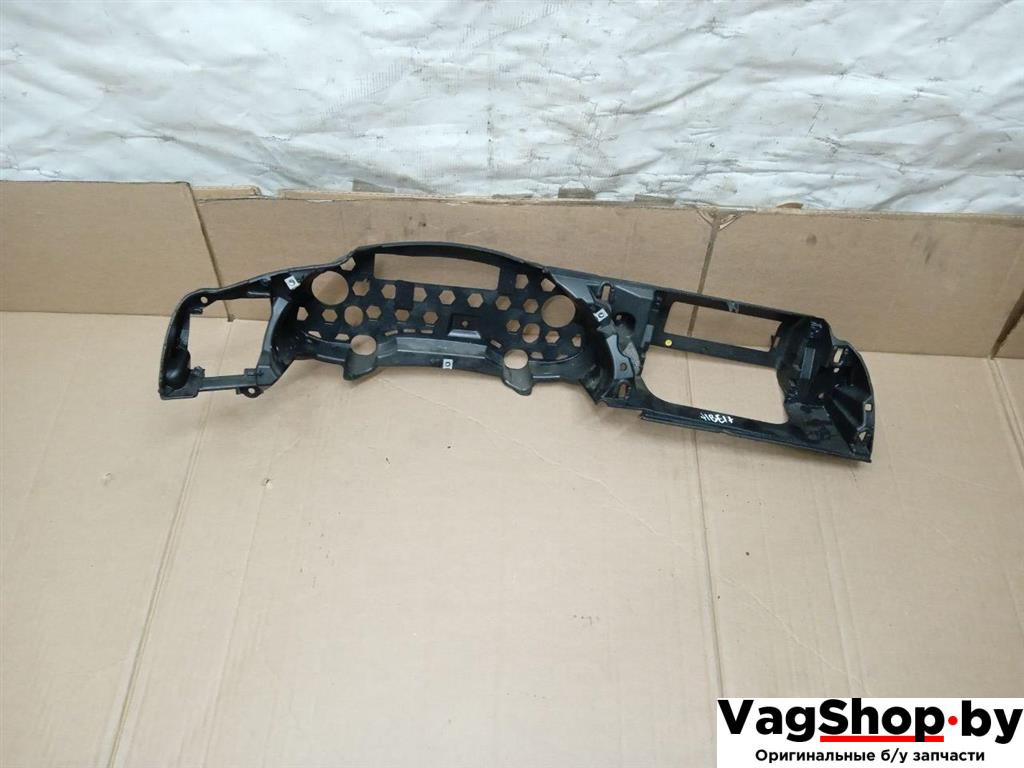 кронштейн (крепление) Audi A5 8T 2007, 3.0 л., TDi, CAP, дизель, МКПП, белый, купе, полный привод, 8T1857735 - фото №1