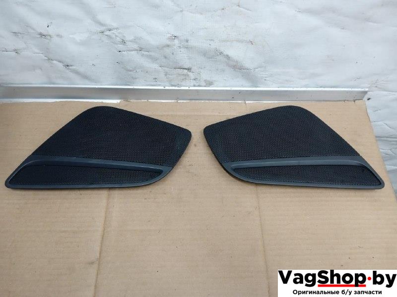сетка на динамик Audi A5 8T 2007, 3.0 л., TDi, CAP, дизель, МКПП, белый, купе, полный привод, 8T0035419, 8T0035420 - фото №1
