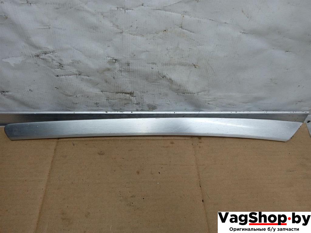 накладка двери (крышки) багажника Audi A5 8T 2007, 3.0 л., TDi, CAP, дизель, МКПП, белый, купе, полный привод, 8T0867409 - фото №1