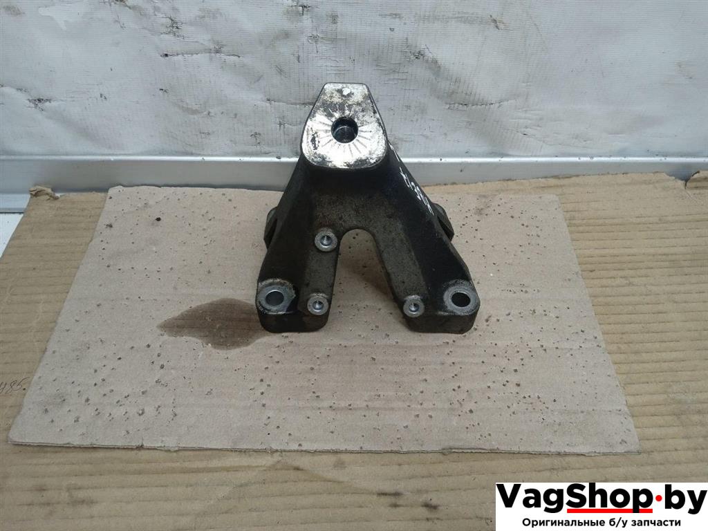 кронштейн двигателя Audi A5 8T 2007, 3.0 л., TDi, CAP, дизель, МКПП, белый, купе, полный привод, 8K0199307AQ - фото №1