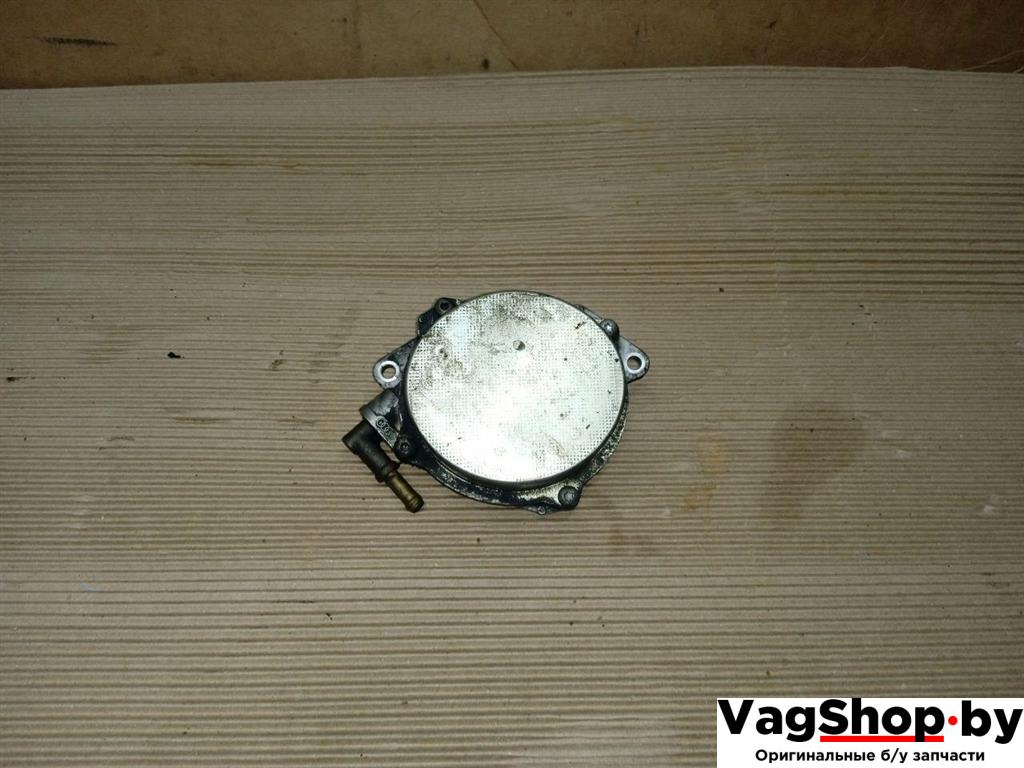насос вакуумный Audi A5 8T 2007, 3.0 л., TDi, CAP, дизель, МКПП, белый, купе, полный привод, 059145100H - фото №1