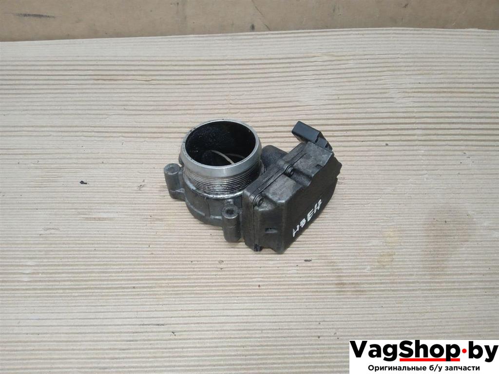 заслонка дроссельная Audi A5 8T 2007, 3.0 л., TDi, CAP, дизель, МКПП, белый, купе, полный привод, 4E0145950D - фото №1